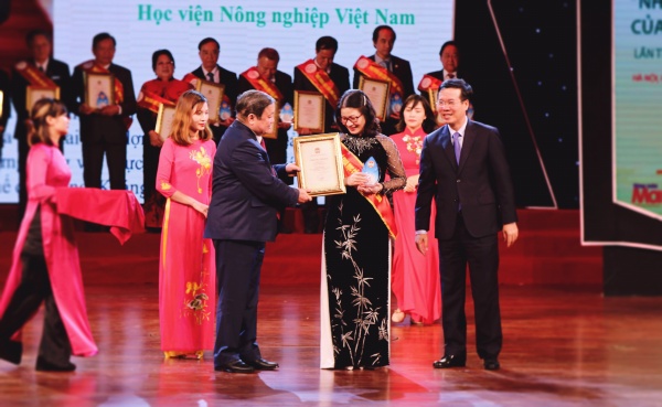 GS.TS Nguyễn Thị Lan và PGS.TS Nguyễn Hồng Minh được tôn vinh “Nhà khoa học của nhà nông” lần thứ Nhất