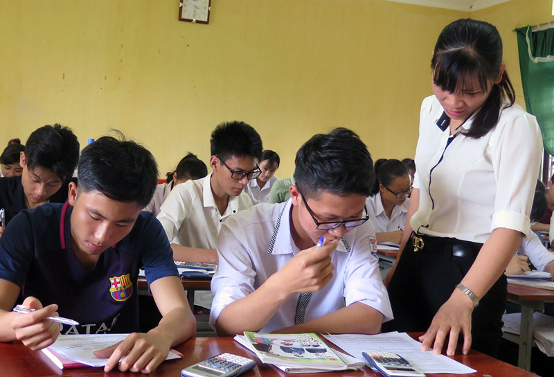 Hướng dẫn học sinh ôn thi THPT quốc gia tại trường THPT Hàm Long (Tp Bắc Ninh) 