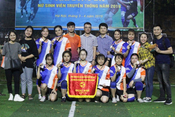 LCĐ khoa Kinh tế và PTNT tiếp tục vô địch bóng đá nữ sinh viên truyền thống của Học viện