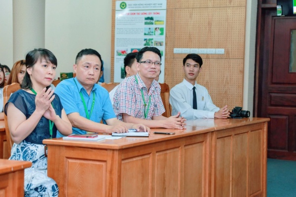 Representatives of VNUA welcomes the delegation from Khon Kaen University