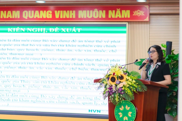 GS.TS. Nguyễn Thị Lan – Bí thư Đảng ủy, Giám đốc Học viện phát biểu tại buổi lễ 