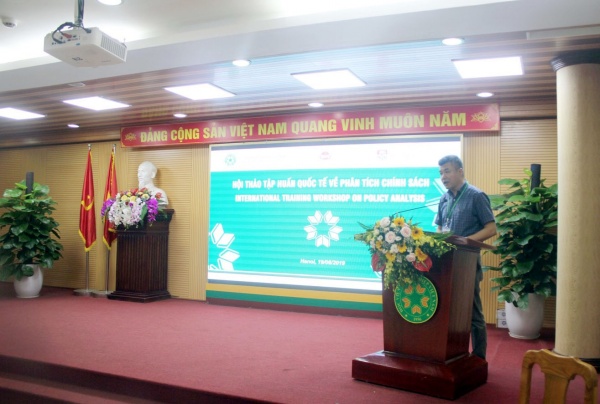 GS.TS. Phạm Văn Cường– Phó Giám đốc Học viện Nông nghiệp Việt Nam phát biểu khai mạc hội thảo