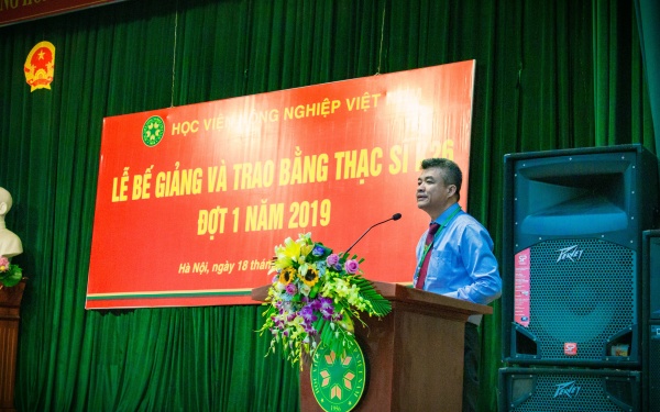 GS.TS. Phạm Văn Cường – Phó Bí thư Đảng ủy, Phó Giám đốc Học viện phát biểu tại buổi lễ
