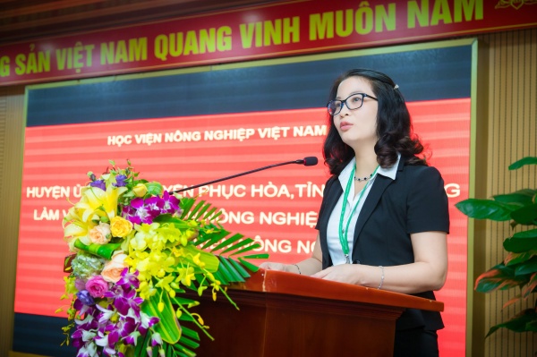 GS.TS. Nguyễn Thị Lan – Bí thư Đảng ủy, Giám đốc Học viện phát biểu tại buổi làm việc 