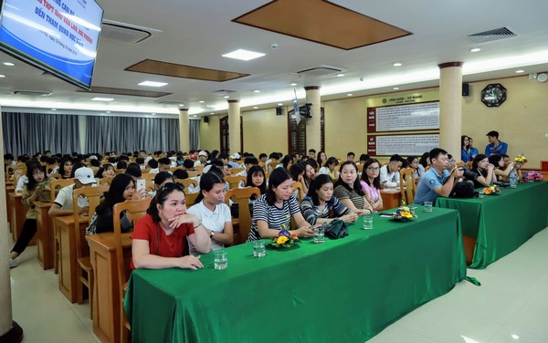 Học sinh trường THPT Nhữ Văn Lan, Hải Phòng đến tham quan, trải nghiệm tại Học viện
