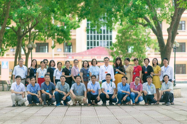 Cán bộ, viên chức Học viện Nông nghiệp Việt Nam thực hiện công tác coi thi tại Bắc Ninh 